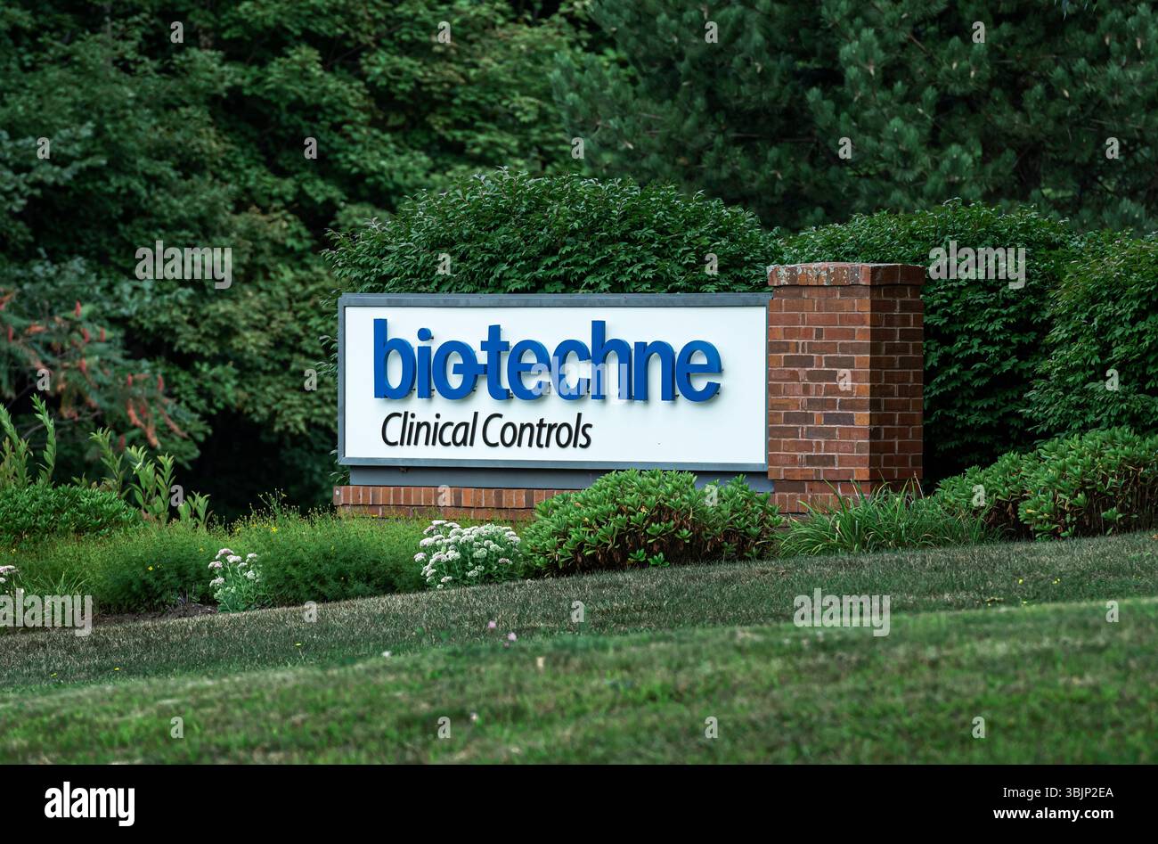 Bio-Techne Corporation est une société américaine des sciences de la vie qui développe, fabrique et vend des réactifs, instruments et services pour les sciences de la vie Banque D'Images Bio-Techne Corporation est une société américaine des sciences de la vie qui développe, fabrique et vend des réactifs, instruments et services pour les sciences de la vie Banque D'Images