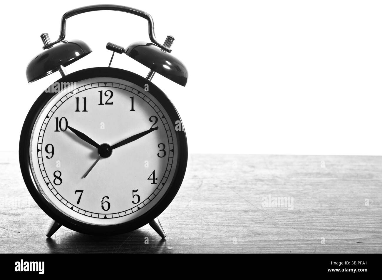 Horloge contre le backgroun blanc isolé Banque D'Images