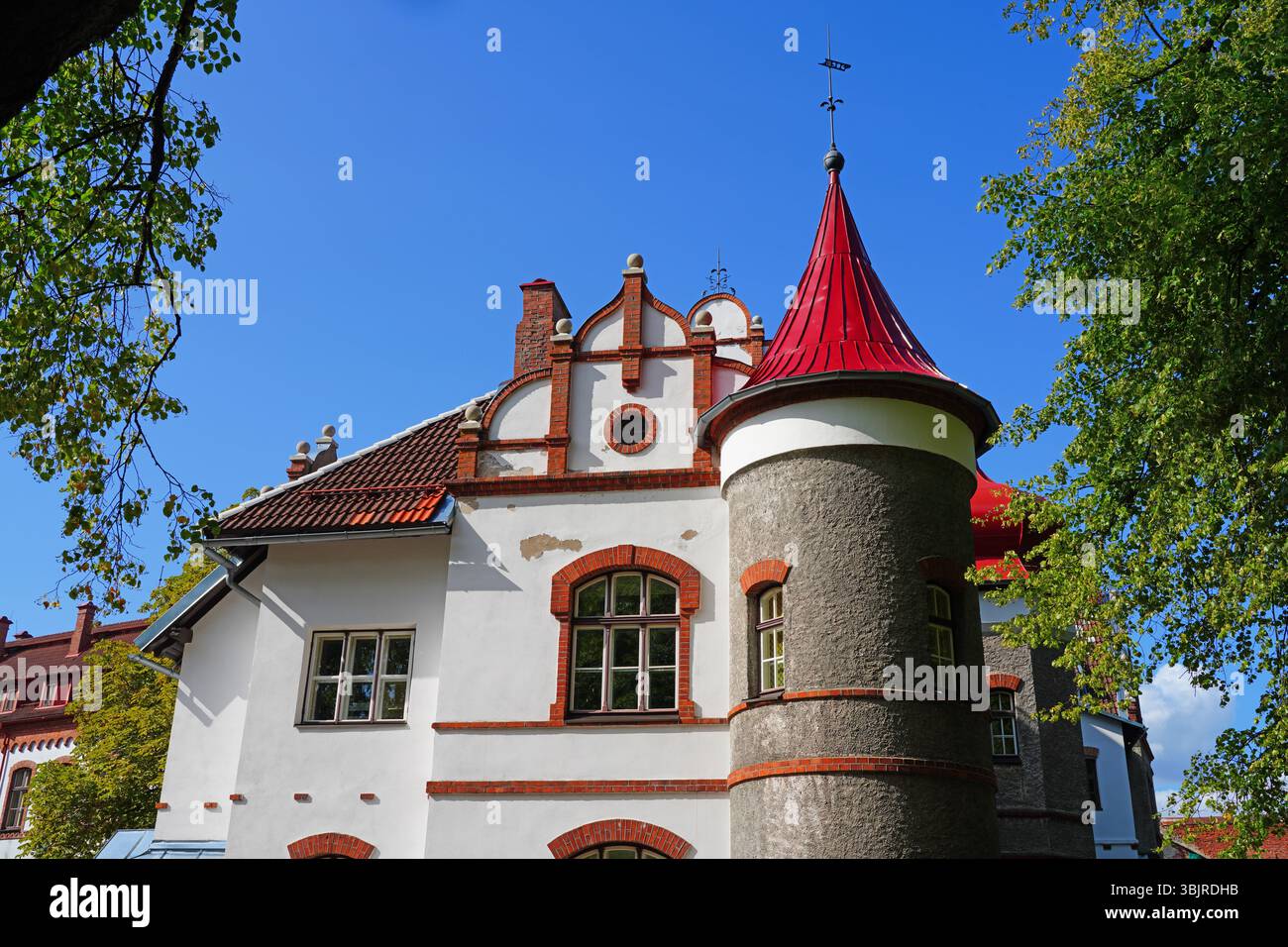 PARNU, ESTONIE – 19 août 2024 - vue d'une journée sur Parnu, une ville balnéaire du sud-ouest de l'Estonie, surplombant la baie de Parnu. Banque D'Images