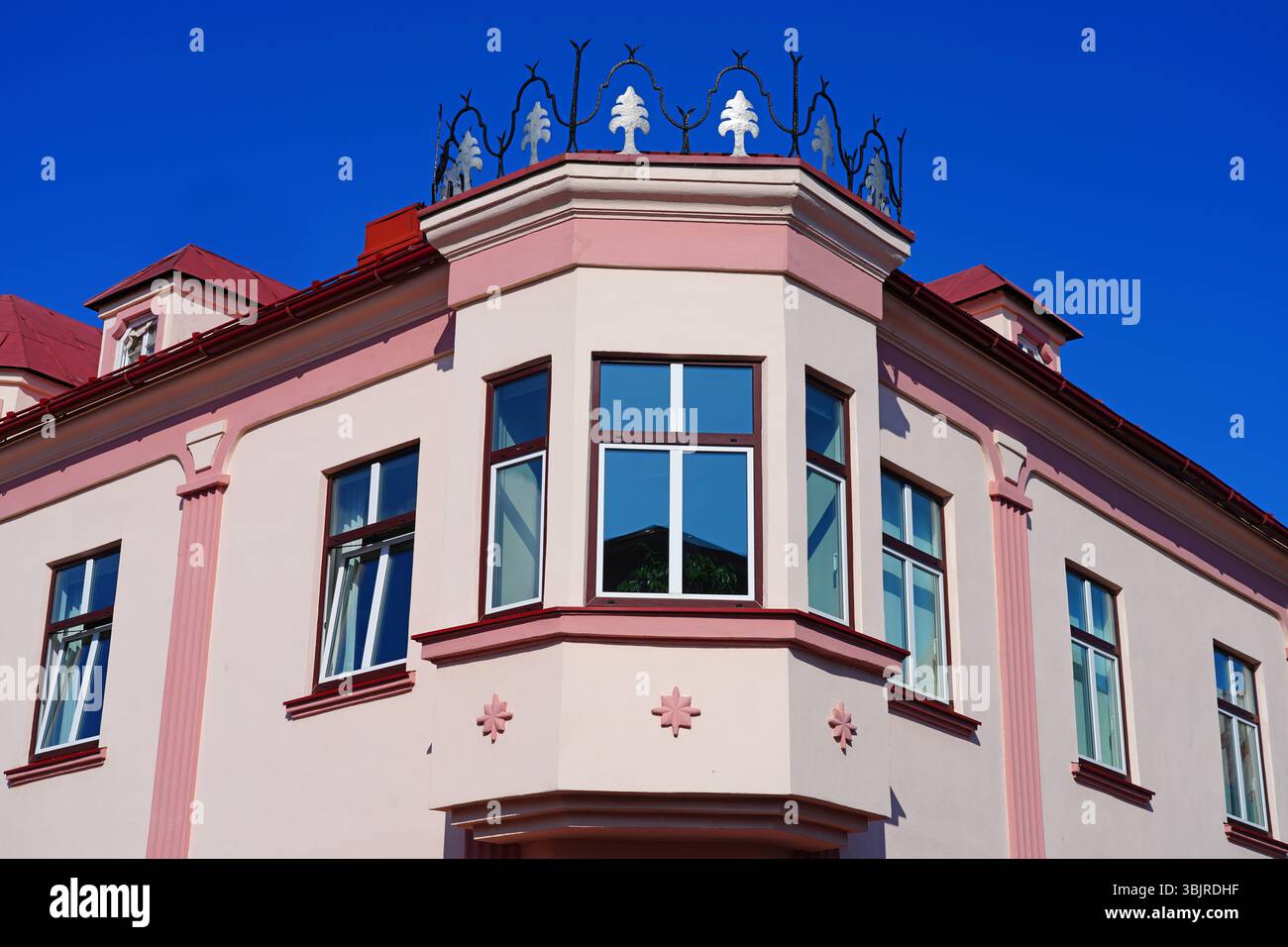 PARNU, ESTONIE – 19 août 2024 - vue d'une journée sur Parnu, une ville balnéaire du sud-ouest de l'Estonie, surplombant la baie de Parnu. Banque D'Images