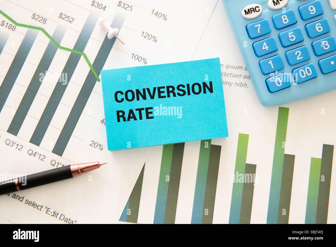 Taux de conversion de texte sur une feuille blanche de cahier Banque D'Images