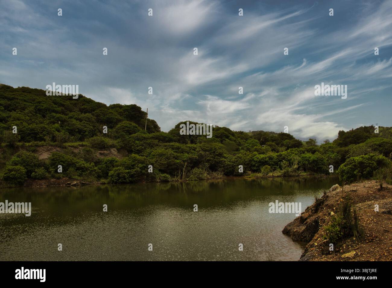 Mine abandonnée à la Calera près de Bogotá, en Colombie, un site de ruines industrielles et d'histoire oubliée dans les montagnes andines. Banque D'Images