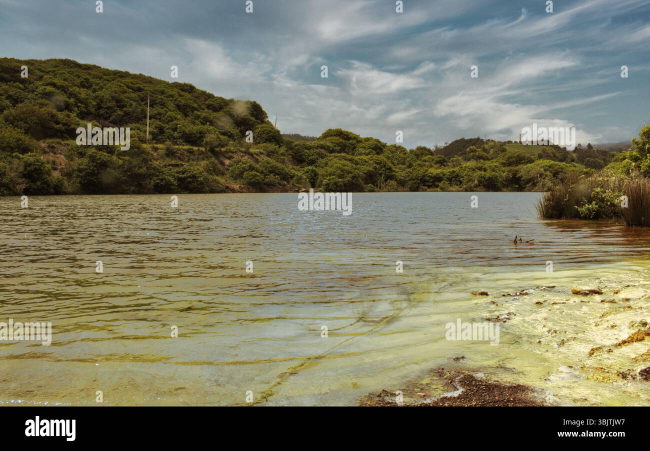 Mine abandonnée à la Calera près de Bogotá, en Colombie, un site de ruines industrielles et d'histoire oubliée dans les montagnes andines. Banque D'Images
