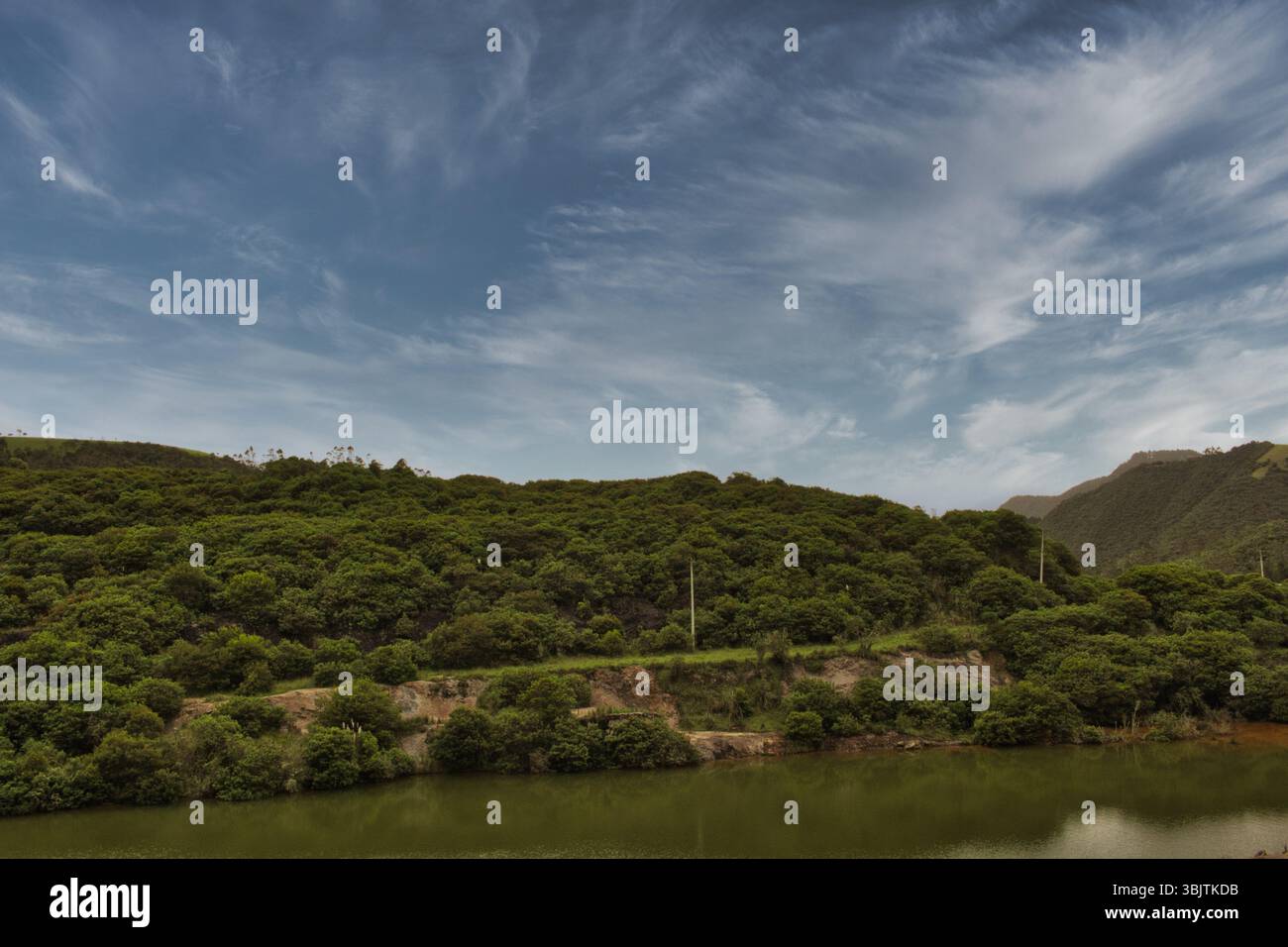 Mine abandonnée à la Calera près de Bogotá, en Colombie, un site de ruines industrielles et d'histoire oubliée dans les montagnes andines. Banque D'Images