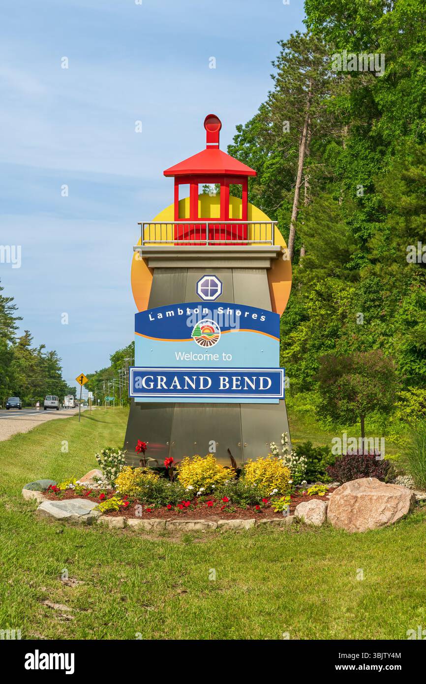 Panneau de bienvenue Grand Bend lorsque vous entrez dans la ville. Grand Bend Ontario Canada est une destination touristique populaire en été en raison de sa belle plage et Banque D'Images