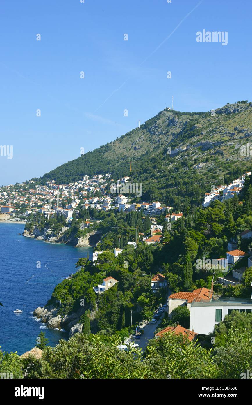 Vue panoramique sur la côte de Dubrovnik, considérée comme la perle de l'Adriatique croate. Banque D'Images