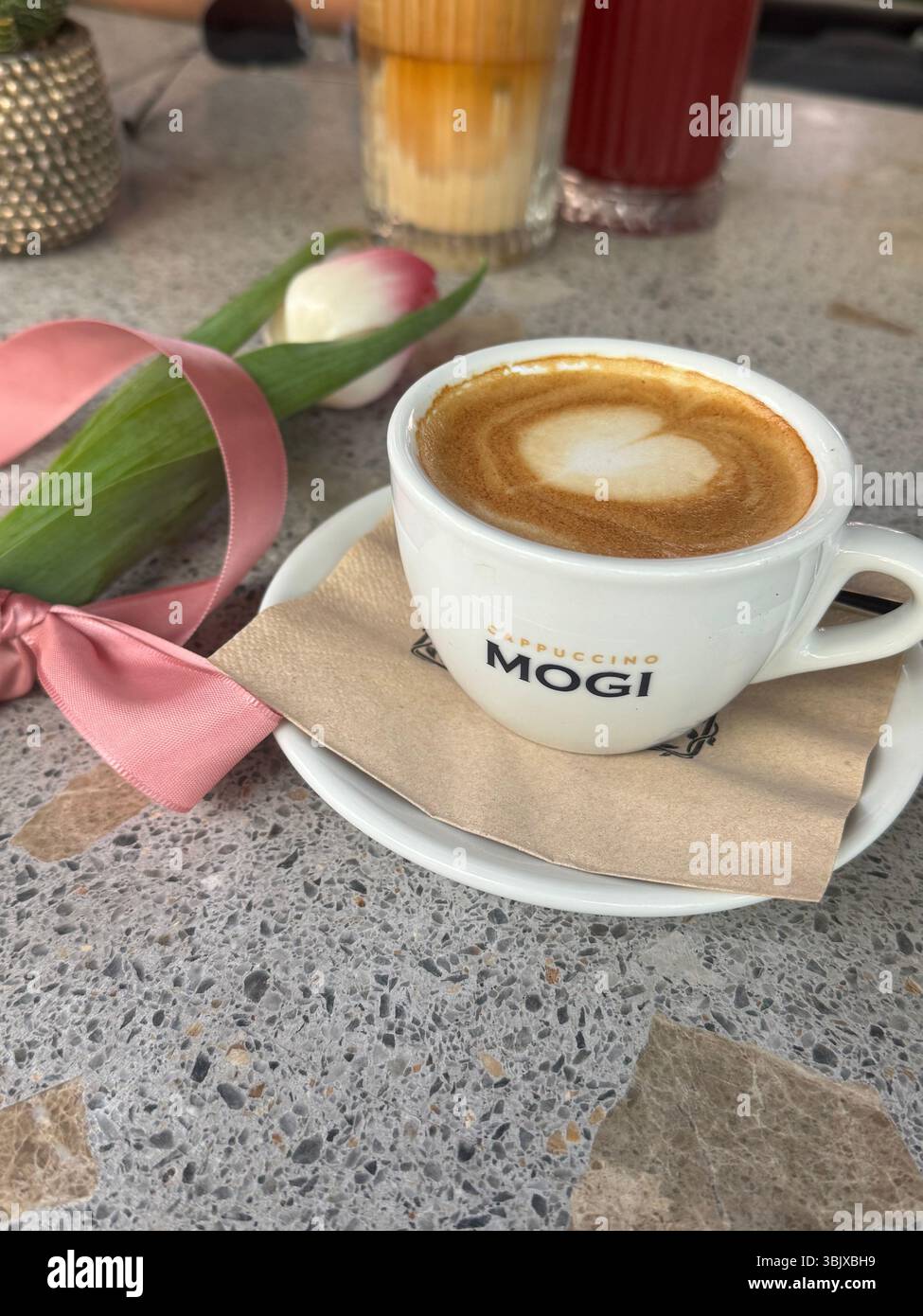 gros plan d'une tasse de café - Image de stock capturée avec un smartphone