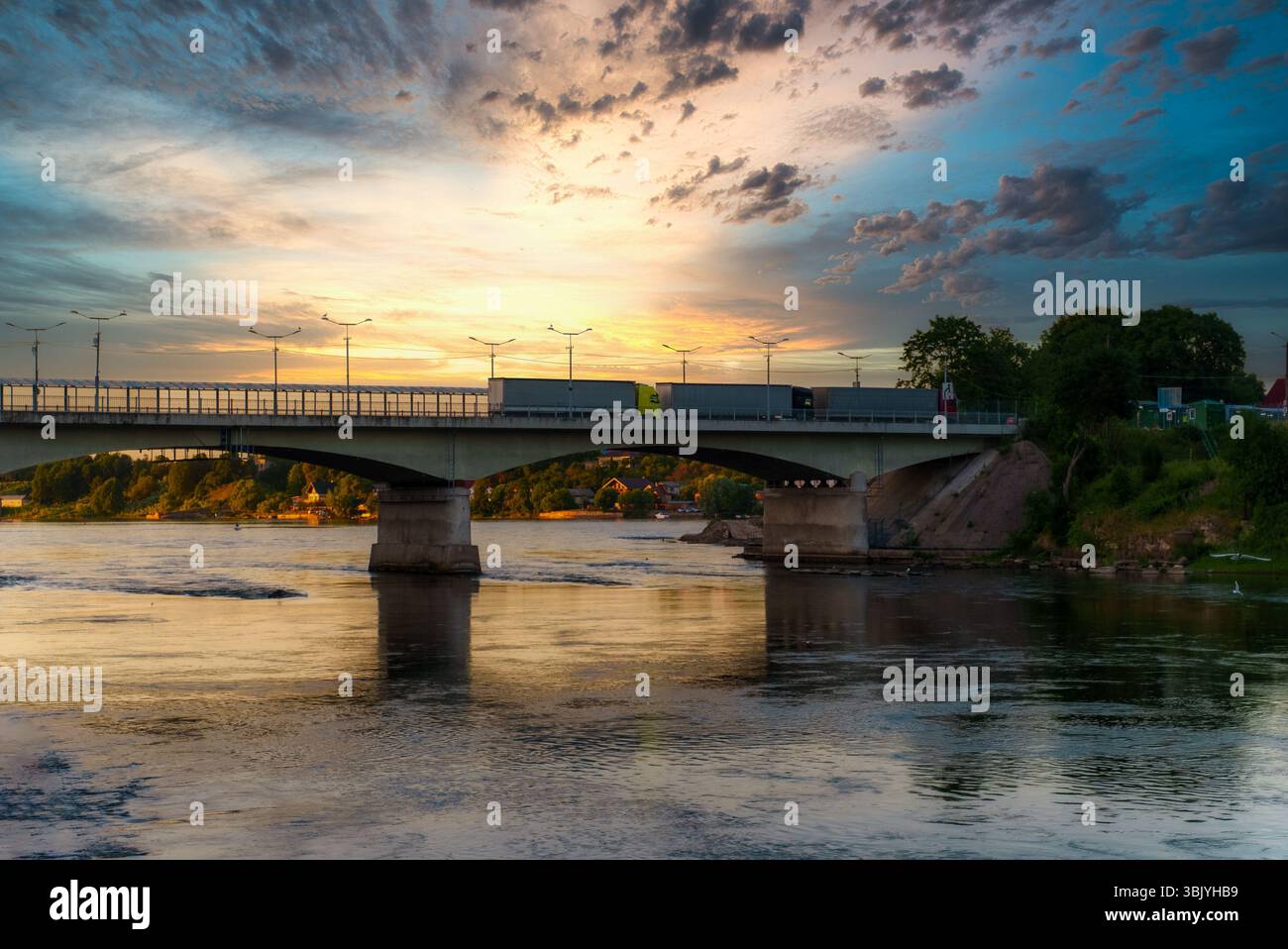 Pont frontalier amitié à la frontière de l'Estonie et de la Russie. Banque D'Images