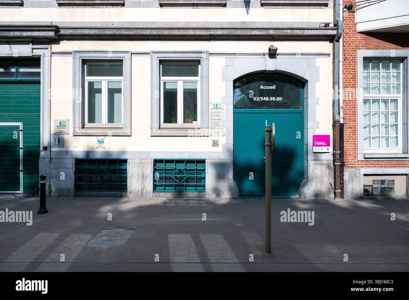 Espace de service social avec télé helpdesk, médiation et assistance juridique de première ligne dans le centre-ville de Bruxelles, Belgique 15 juin 2025 Banque D'Images
