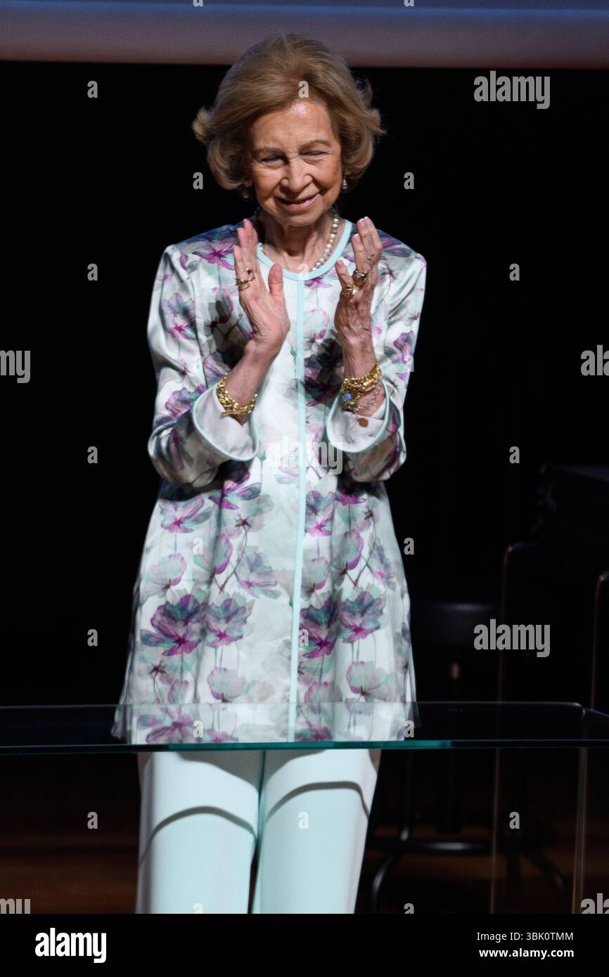 Reine Sofia d'Espagne lors de la cérémonie de clôture des cours à l'École de musique Reina Sofia au Musée Reina Sofia de Madrid le 17 juin 202 Banque D'Images