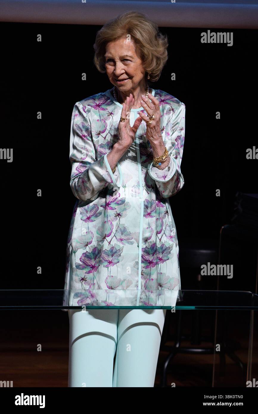 Reine Sofia d'Espagne lors de la cérémonie de clôture des cours à l'École de musique Reina Sofia au Musée Reina Sofia de Madrid le 17 juin 202 Banque D'Images