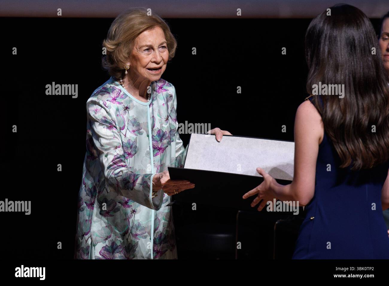 Reine Sofia d'Espagne lors de la cérémonie de clôture des cours à l'École de musique Reina Sofia au Musée Reina Sofia de Madrid le 17 juin 202 Banque D'Images