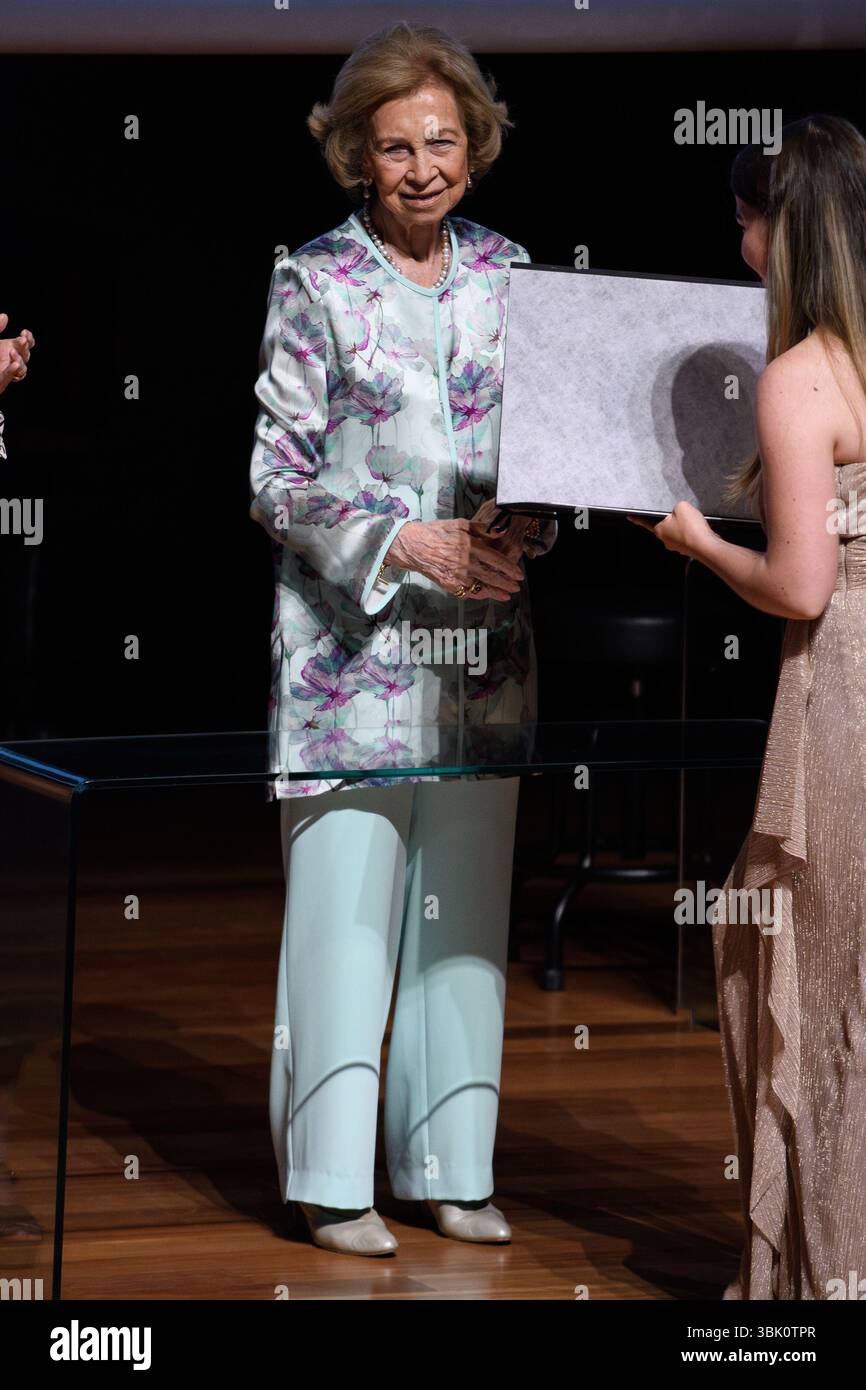 Reine Sofia d'Espagne lors de la cérémonie de clôture des cours à l'École de musique Reina Sofia au Musée Reina Sofia de Madrid le 17 juin 202 Banque D'Images