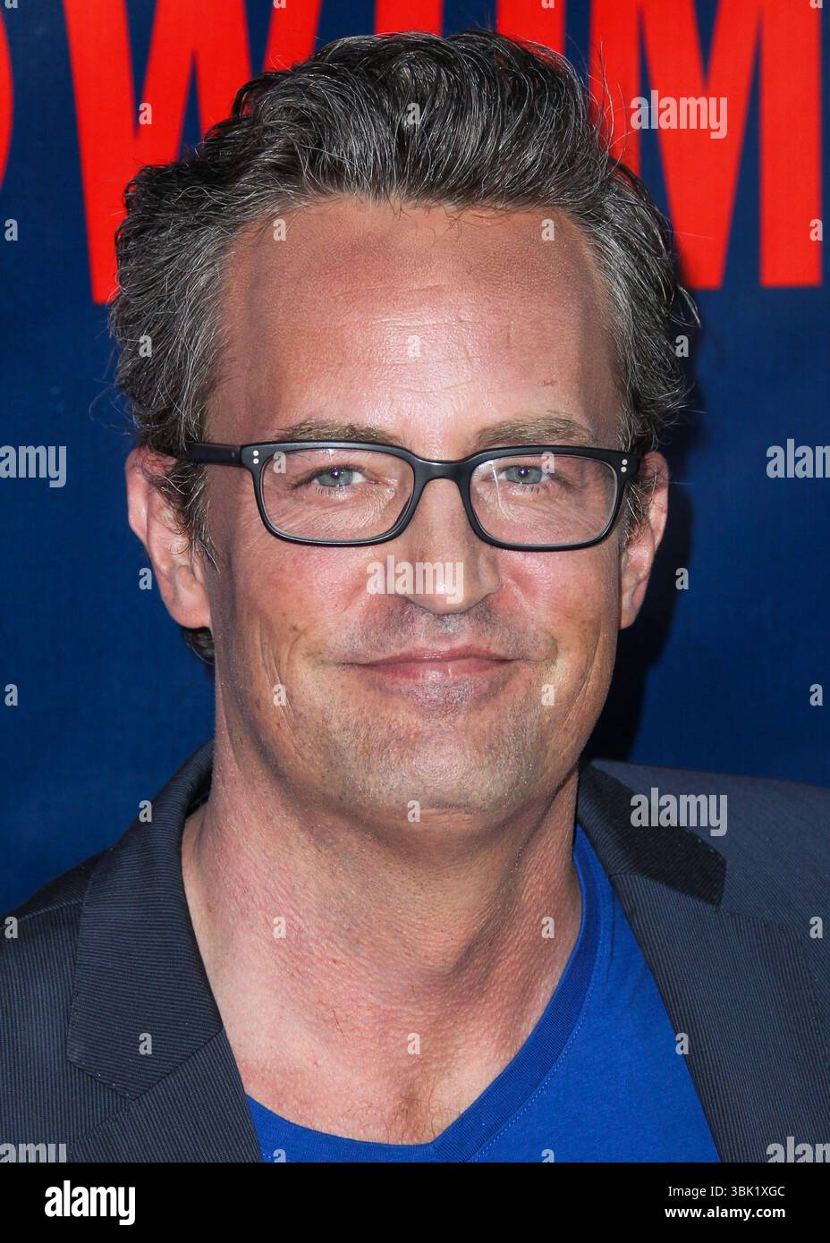 (DOSSIER) Docteur accepte de plaider coupable de la mort par overdose de Matthew Perry. WEST HOLLYWOOD, LOS ANGELES, CALIFORNIE, États-Unis - 17 JUILLET : L'acteur, comédien et producteur américano-canadien Matthew Perry (Matthew Langford Perry) arrive à la fête d'été CBS, CW et Showtime 2014 qui se tient au Pacific Design Center le 14 juillet 2014 à West Hollywood, Los Angeles, Californie, États-Unis. (Photo de Xavier Collin/image Press Agency) Banque D'Images