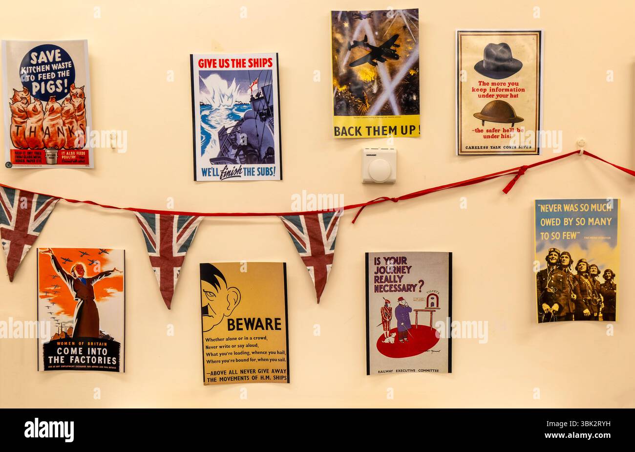 Exposition d'affiches de propagande du gouvernement des années 1940 en temps de guerre, Wiltshire, Angleterre, Royaume-Uni Banque D'Images