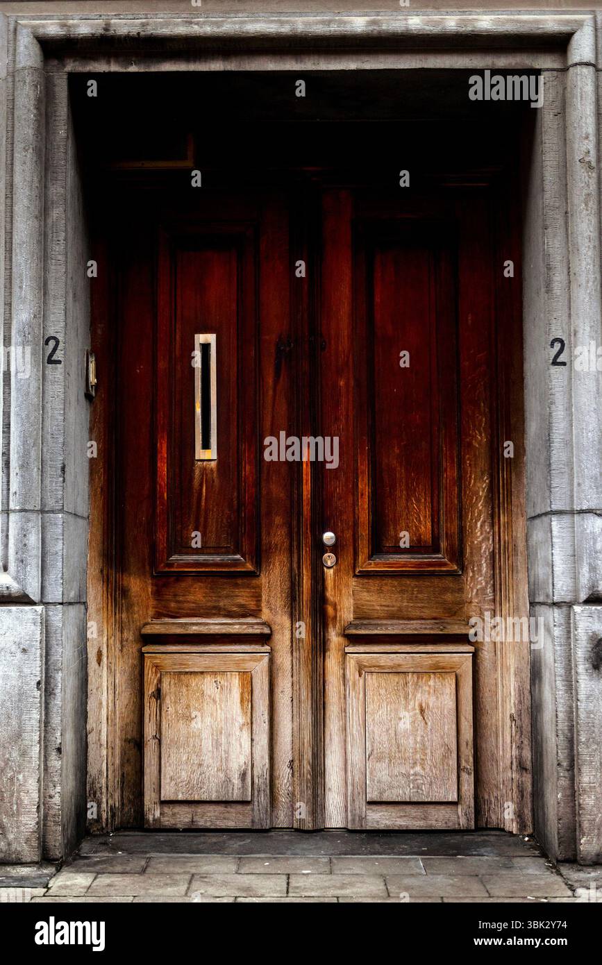 Photo Gros plan d'une porte d'entrée unique Banque D'Images