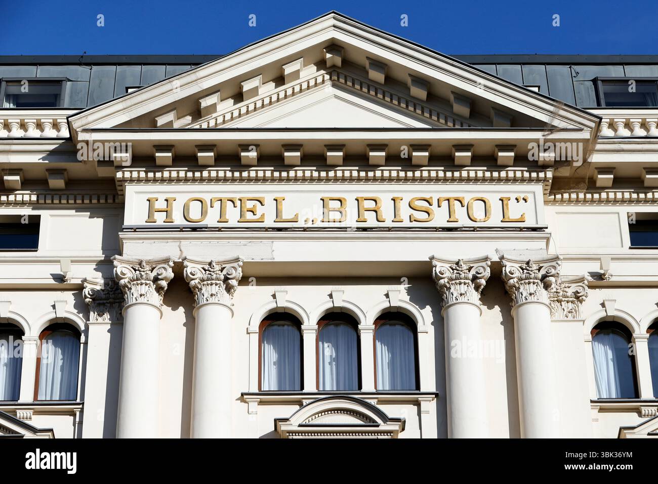 Façade de l'hôtel Bristol. Un hôtel de luxe 5 étoiles. Varsovie. Pologne. Banque D'Images Façade de l'hôtel Bristol. Un hôtel de luxe 5 étoiles. Varsovie. Pologne. Banque D'Images