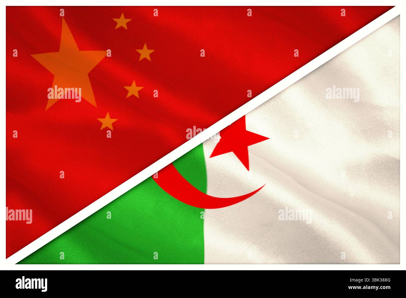 Appariement diagonal des drapeaux de Chine et d'Algérie affichés dans un design plat, fond transparent Banque D'Images