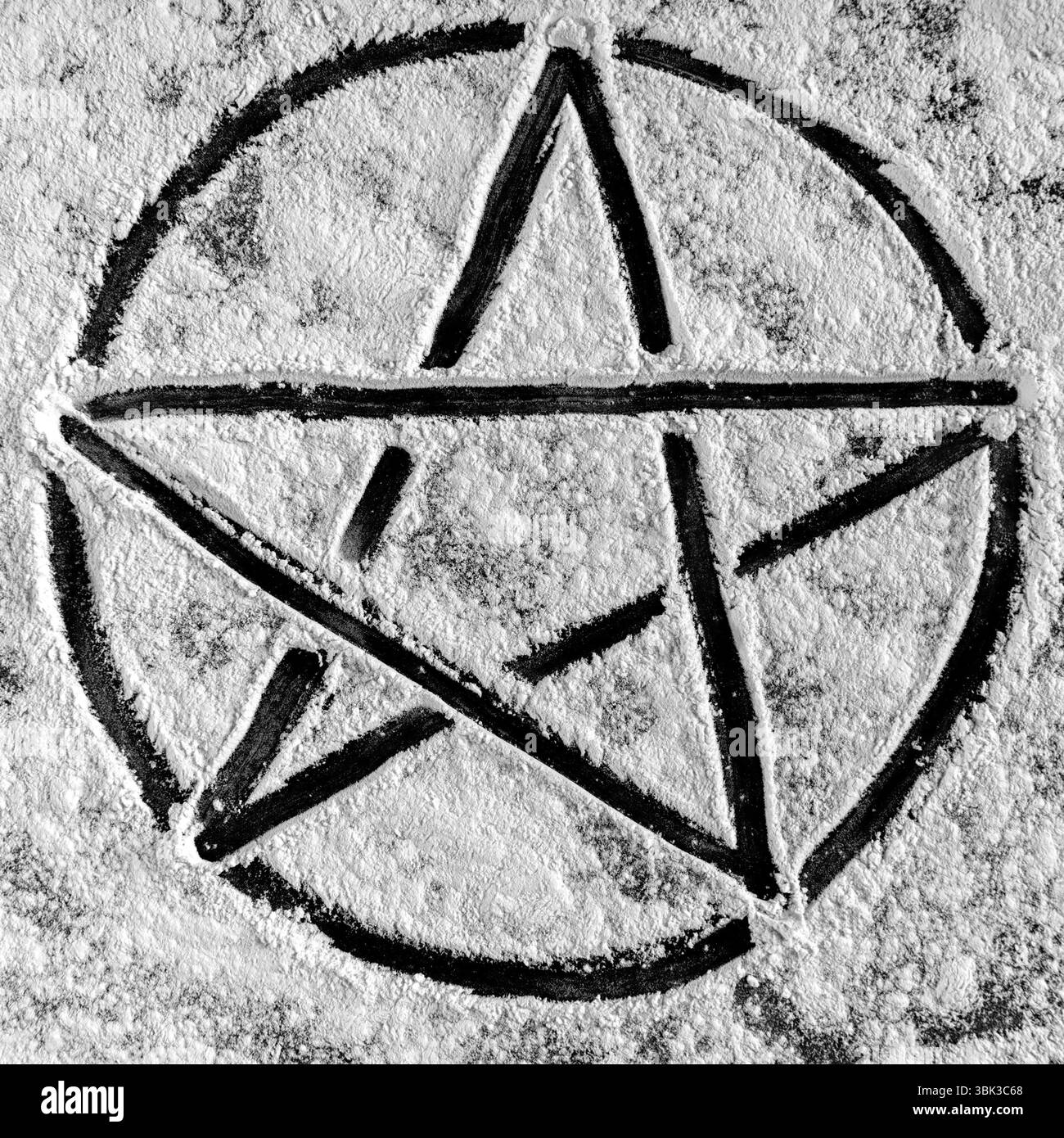 Vieux Pentagram en acier gros plan photo sur fond Banque D'Images