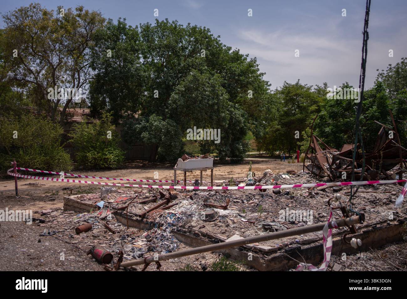 6 mai 2025 Kibboutz Nir Oz. Photographié 18 mois après l’attaque du Hamas le 7 octobre 2023, le kibboutz est encore pour la plupart en ruines Banque D'Images