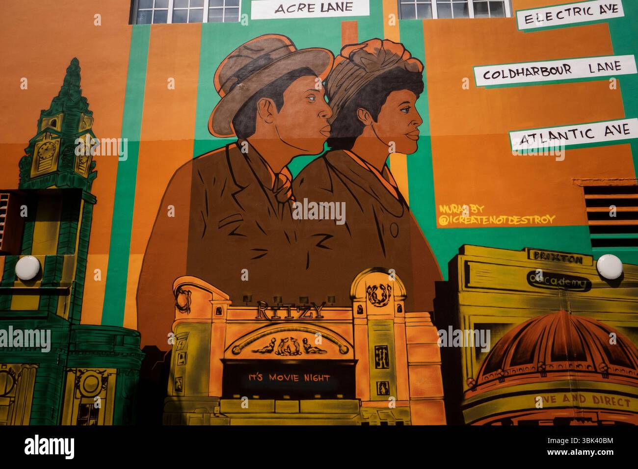 Une fresque murale sur le bâtiment Marks and Spencer Food court à Brixton, dans le sud de Londres. Photo : SMP News Banque D'Images