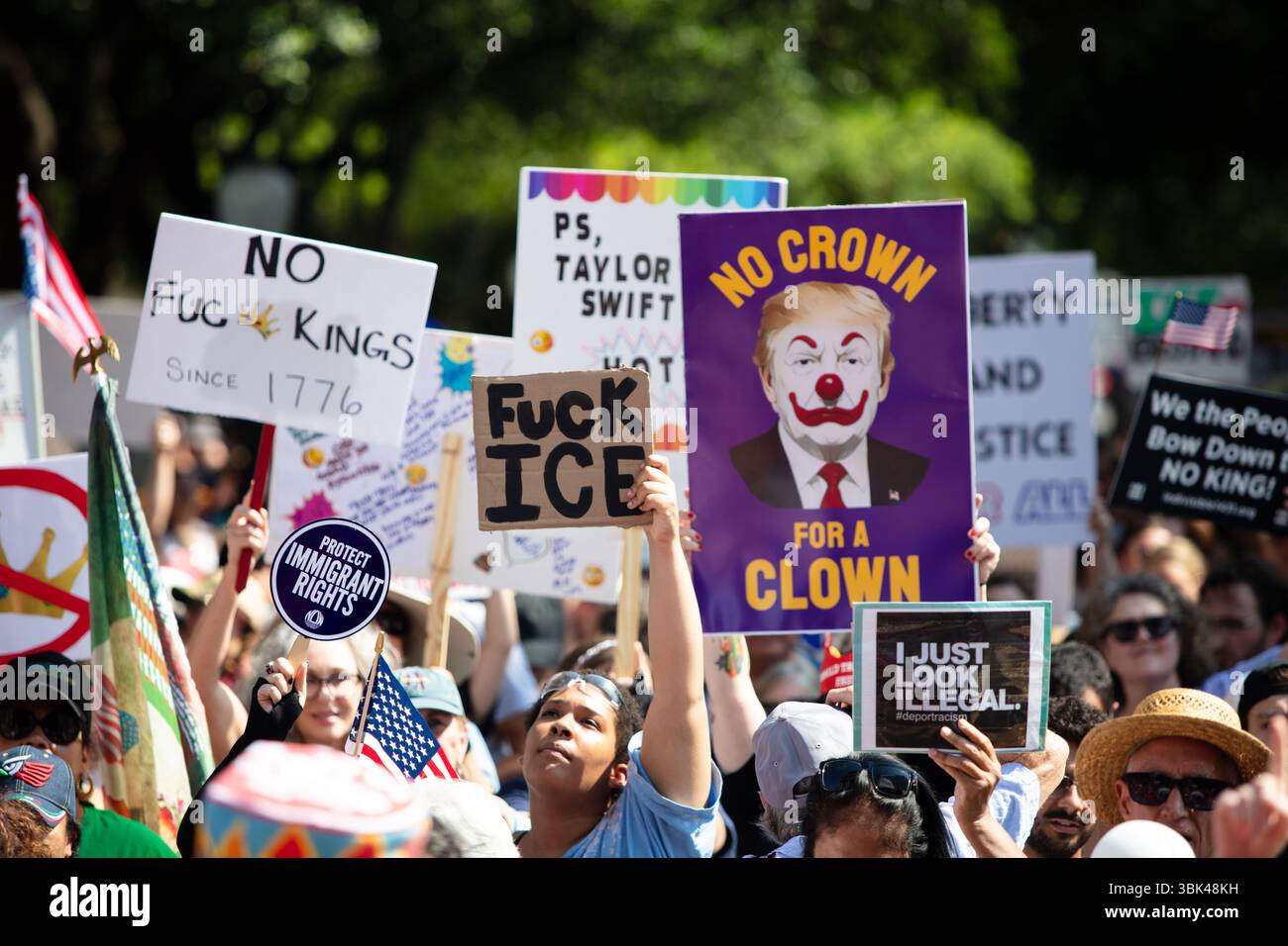 Austin, États-Unis. 14 juin 2025. Rassemblement de protestation "No Kings" au Capitole du Texas, 16 juin 2025, Austin, TX, USA (photo de Violeta Alvarez/Sipa USA) crédit : Sipa USA/Alamy Live News Banque D'Images
