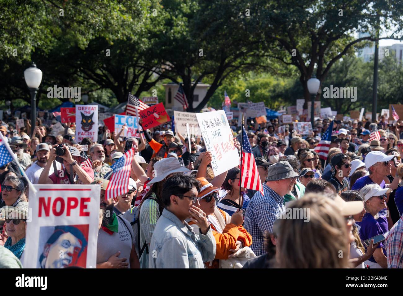 Austin, États-Unis. 14 juin 2025. Rassemblement de protestation "No Kings" au Capitole du Texas, 16 juin 2025, Austin, TX, USA (photo de Violeta Alvarez/Sipa USA) crédit : Sipa USA/Alamy Live News Banque D'Images