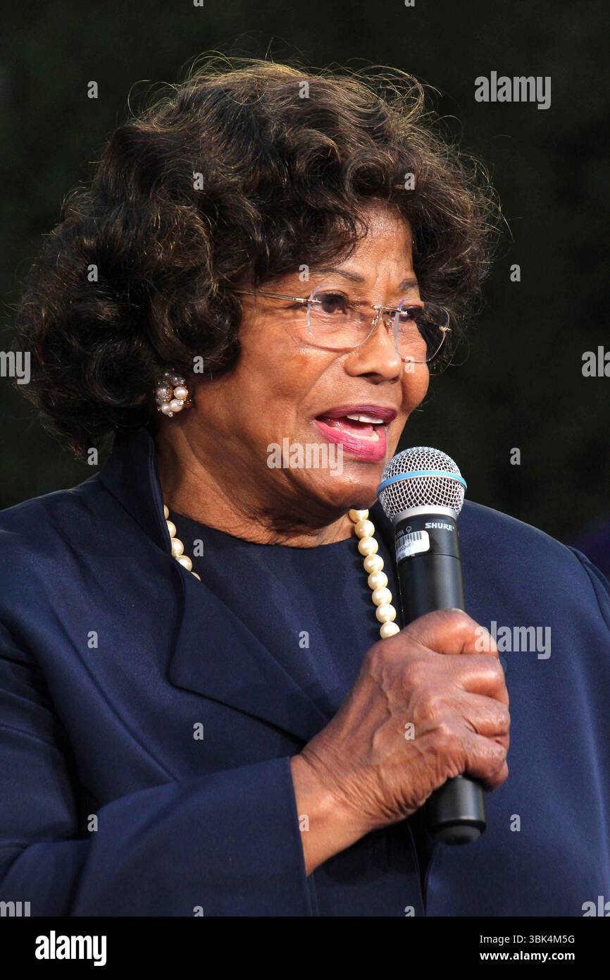 Katherine Jackson à la cérémonie de la main et de l'empreinte de Michael Jackson au Grauman's Chinese Theatre à Los Angeles - 26 janvier 2012 Banque D'Images