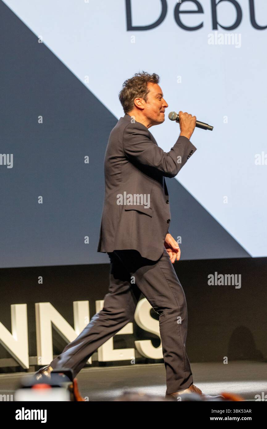 Cannes, France, le 18 juin 2025, Jimmy Fallon, animateur primé du Tonight Show, Jimmy Fallon et Directeur de la création, on Brand ont assisté à « The Late-Night Hustle : From Comedic Gold to a Business Empire » au Festival des Lions de Cannes - Festival international de la créativité © IFnm Press Banque D'Images