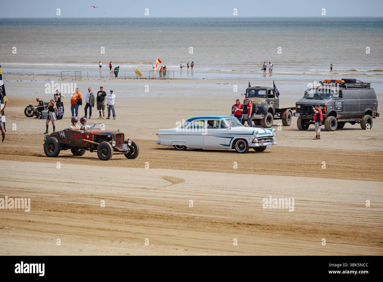 Course de dragsters « race the Waves » à Bridlington Banque D'Images