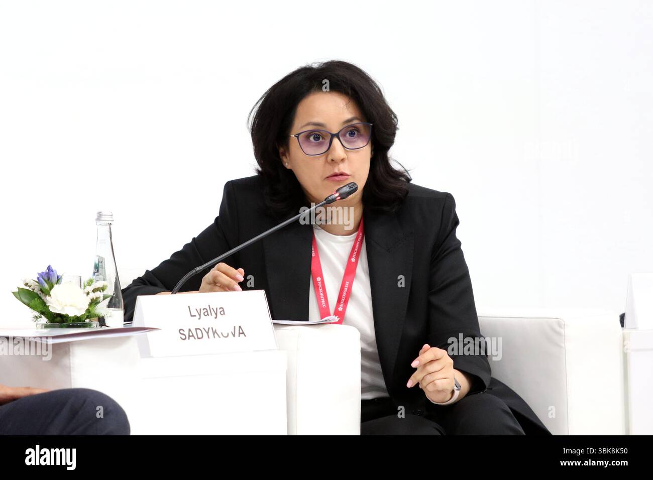 Saint-Pétersbourg, Russie. 18 juin 2025. Lyalya Sadykova, Directrice générale, Lucky Like ; Présidente, Association des entreprises et des professionnels de l'industrie de la beauté pendant le Small Business in Cities : dialogue sur le développement mutuel. Rôle, problèmes, et perspectives session du XXVIII Forum économique international de Petersburg à l'Expoforum Convention and Exhibition Center à tous Petersburg. Crédit : SOPA images Limited/Alamy Live News Banque D'Images Saint-Pétersbourg, Russie. 18 juin 2025. Lyalya Sadykova, Directrice générale, Lucky Like ; Présidente, Association des entreprises et des professionnels de l'industrie de la beauté pendant le Small Business in Cities : dialogue sur le développement mutuel. Rôle, problèmes, et perspectives session du XXVIII Forum économique international de Petersburg à l'Expoforum Convention and Exhibition Center à tous Petersburg. Crédit : SOPA images Limited/Alamy Live News Banque D'Images