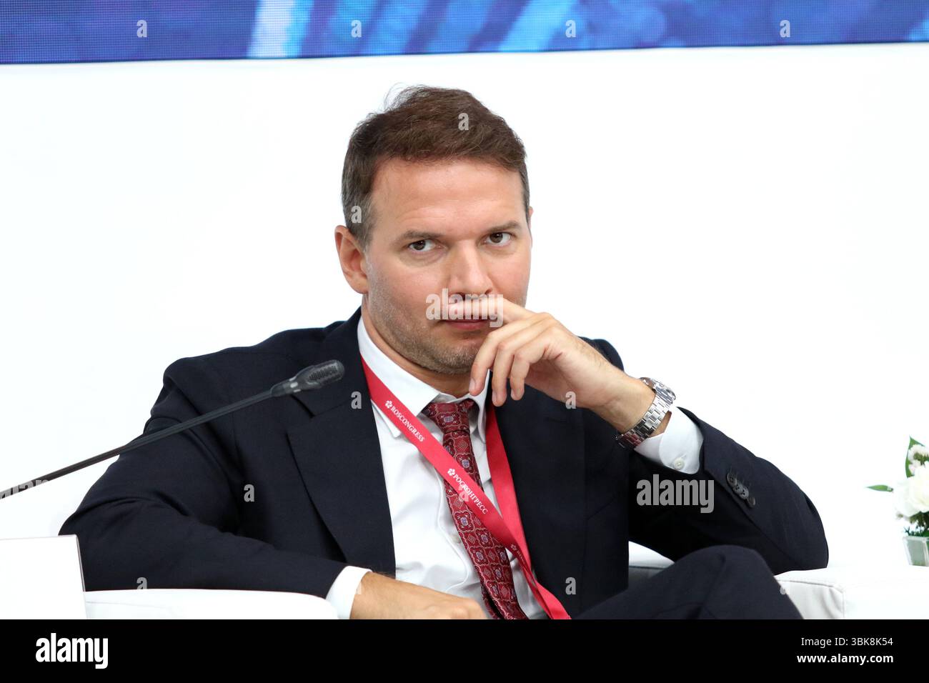 Saint-Pétersbourg, Russie. 18 juin 2025. Alexander Litvak, Directeur général, plateforme de corégulation pendant le Small Business in Cities : dialogue sur le développement mutuel. Rôle, problèmes, et perspectives session du XXVIII Forum économique international de Petersburg à l'Expoforum Convention and Exhibition Center à tous Petersburg. Crédit : SOPA images Limited/Alamy Live News Banque D'Images Saint-Pétersbourg, Russie. 18 juin 2025. Alexander Litvak, Directeur général, plateforme de corégulation pendant le Small Business in Cities : dialogue sur le développement mutuel. Rôle, problèmes, et perspectives session du XXVIII Forum économique international de Petersburg à l'Expoforum Convention and Exhibition Center à tous Petersburg. Crédit : SOPA images Limited/Alamy Live News Banque D'Images