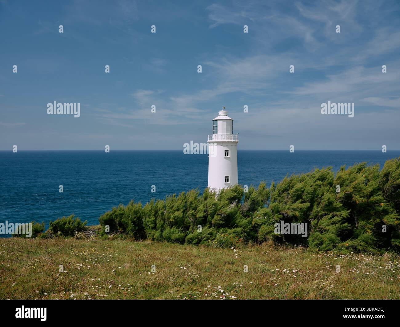 Phare de Trevose Head sur la côte atlantique du nord des Cornouailles Angleterre Royaume-Uni Banque D'Images