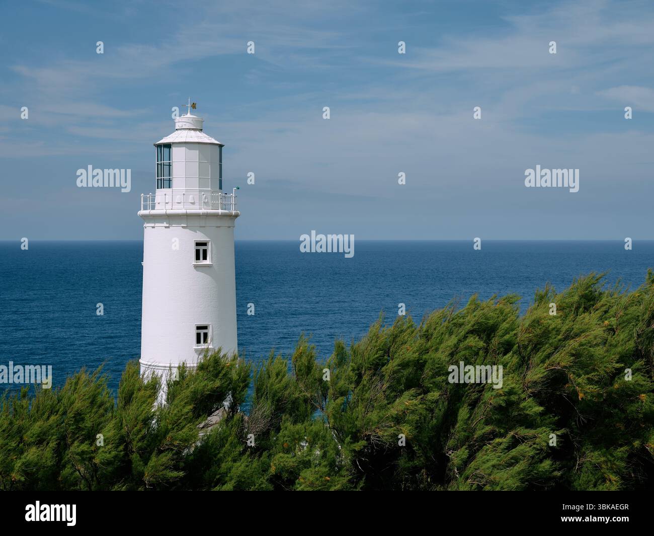 Phare de Trevose Head sur la côte atlantique du nord des Cornouailles Angleterre Royaume-Uni Banque D'Images