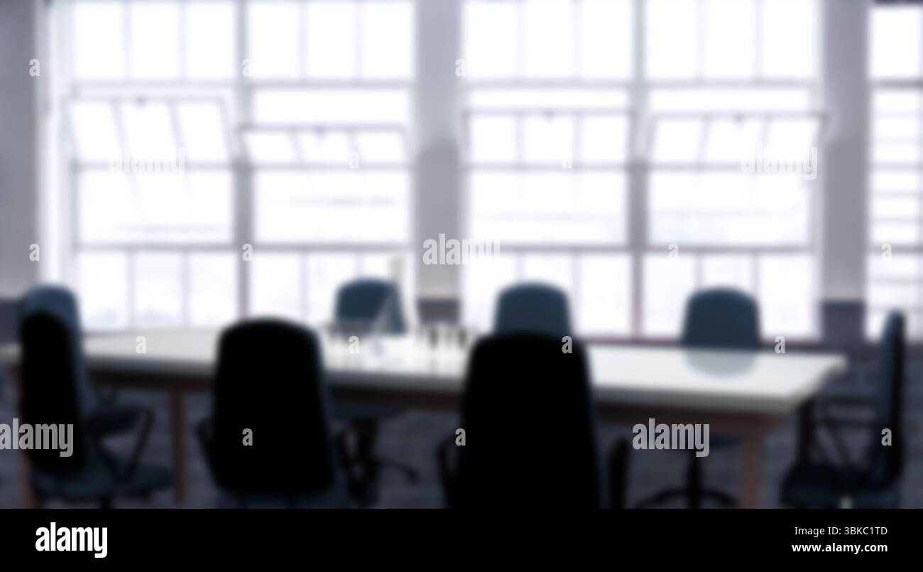 La salle de réunion au design plat présente une table de conférence blanche avec chaises, pichet à eau et verres Banque D'Images