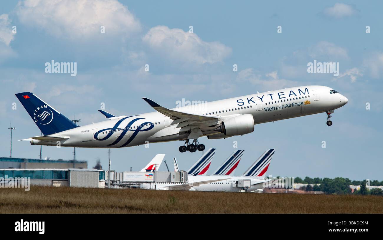 Vietnam Airlines Airbus A350 en livrée SkyTeam Banque D'Images