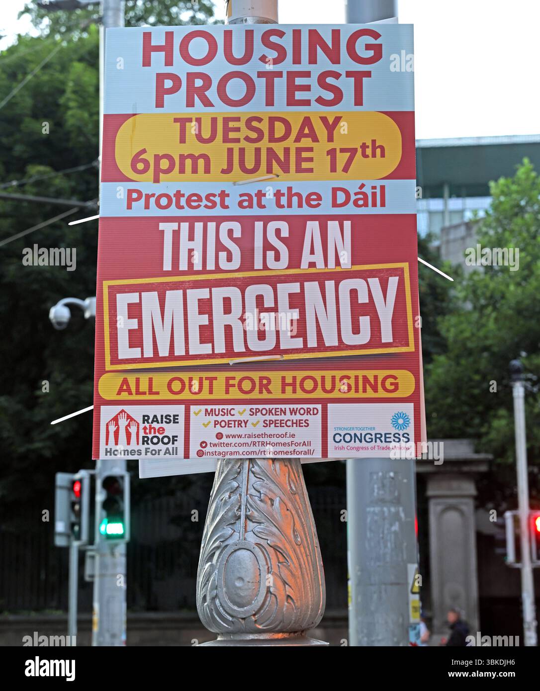 Manifestation pour le logement au Dail - tout pour le logement 17/06/2025 - C'est une urgence - Dublin , Irlande Banque D'Images