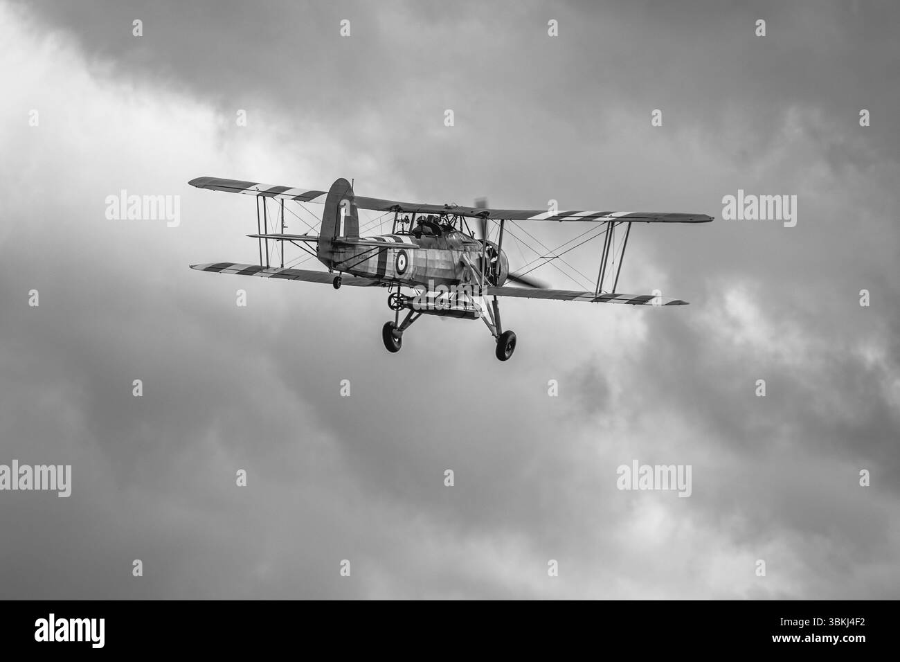 Navy Wings - Fairey Swordfish W5856, aéroporté au Military Air Show qui s'est tenu à Shuttleworth le 31 mai 2025. Banque D'Images