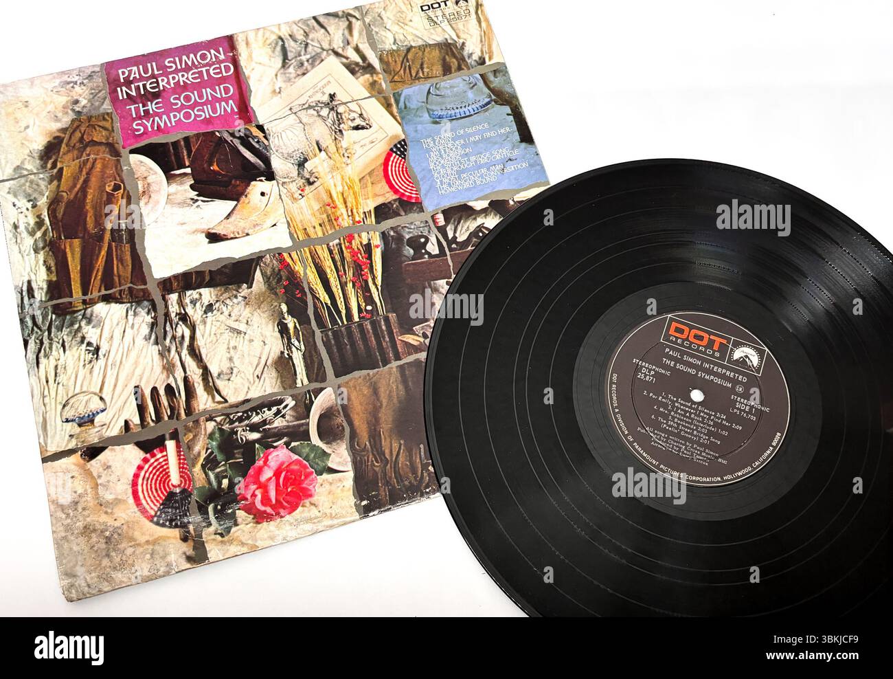 Disque vinyle vintage de Paul Simon interprété par le Sound Symposium. Interprétations instrumentales de chansons classiques de Simon sur Dot Records. Banque D'Images
