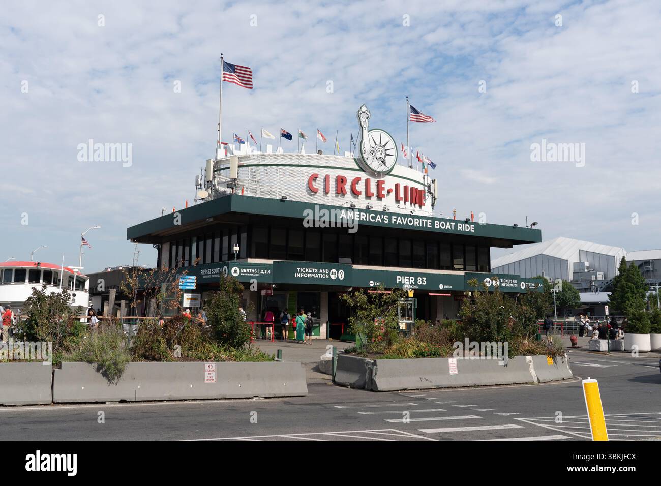 Bureau Circle Line Sightseeing Cruises à l'embarcadère 83 à New York, États-Unis Banque D'Images