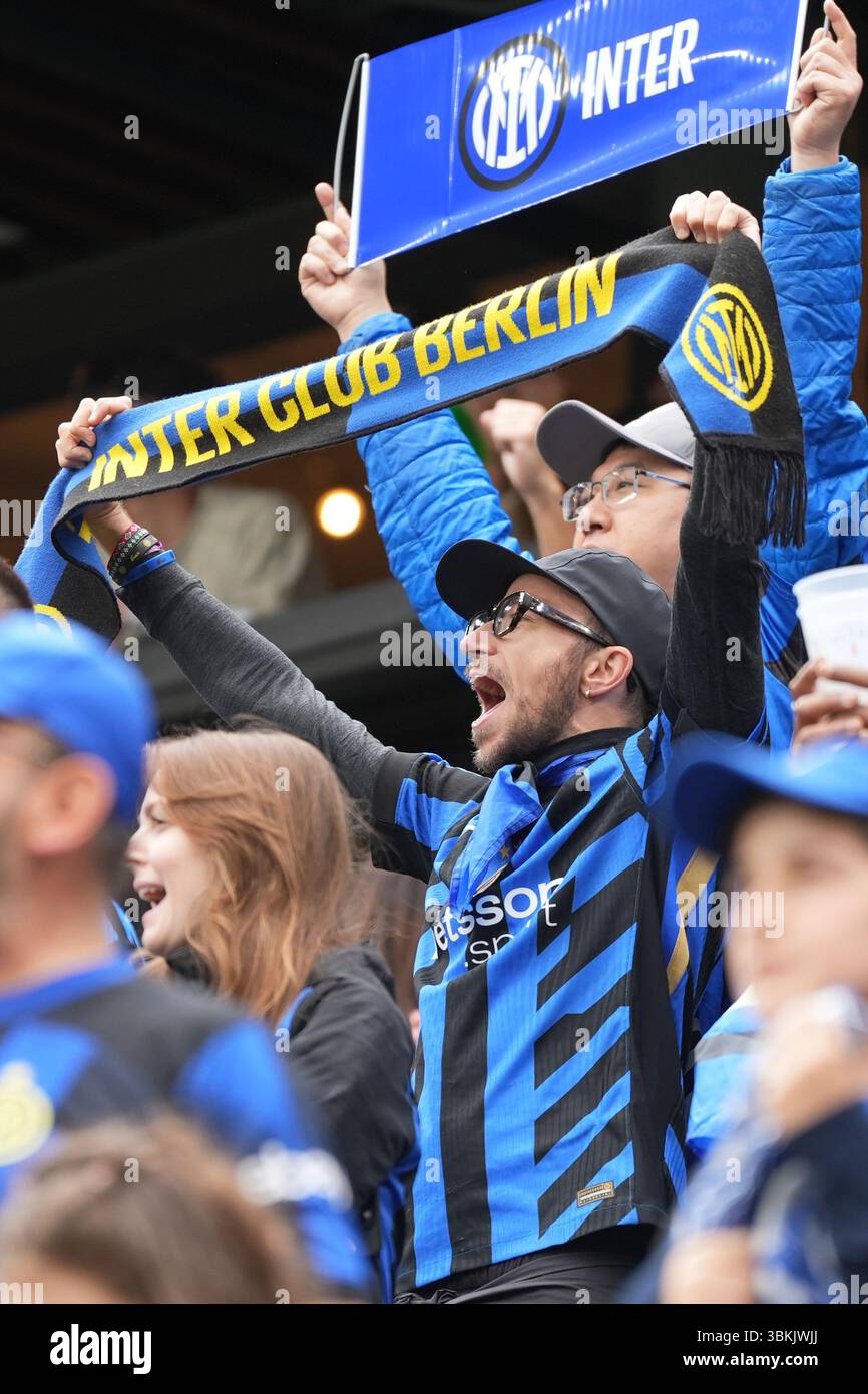 Seattle, États-Unis. 21 juin 2025. Les supporters de l'Inter Milan encouragent leur camp avant un match de la Coupe du monde des clubs de la FIFA contre les Urawa Red Diamonds au Lumen Field à Seattle, Washington, le 21 juin 2025. (Crédit photo Nate Koppelman/Sipa USA) crédit : Sipa US/Alamy Live News Banque D'Images