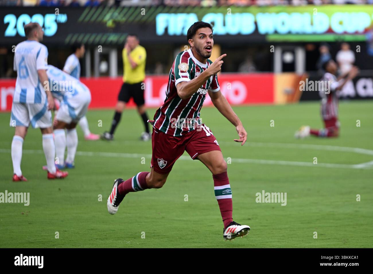 (250622) -- EAST RUTHERFORD, 22 juin 2025 (Xinhua) -- Nonato de Fluminense célèbre son but lors du match du Groupe F entre le Fluminense FC du Brésil et Ulsan HD de Corée du Sud lors de la Coupe du monde des clubs FIFA 2025 à East Rutherford, New Jersey, États-Unis, le 21 juin 2025. (Xinhua/Li Rui) Banque D'Images