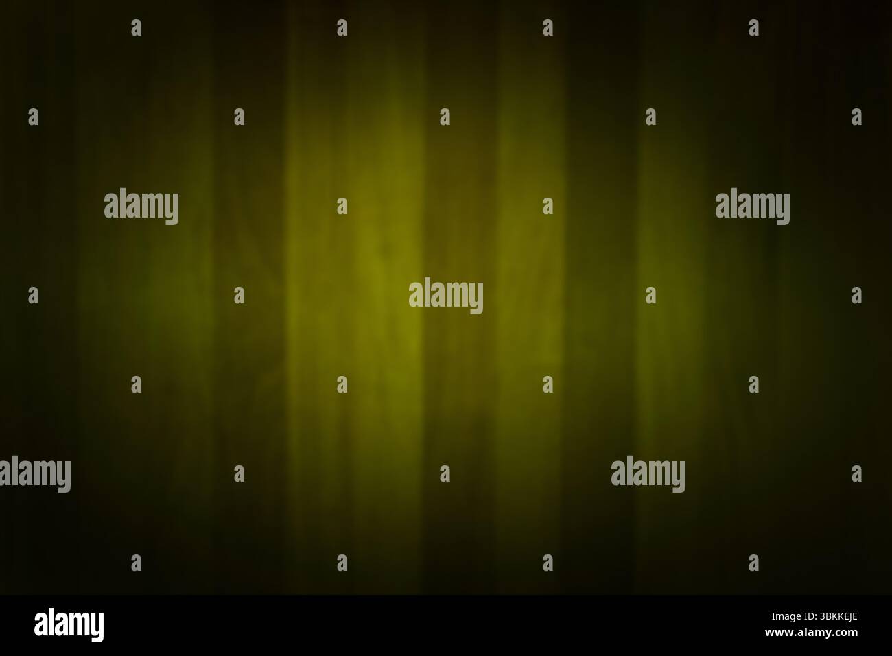 Le panneau texturé brille doucement avec des rayures verticales vertes et jaunes discrètes dans un design plat Banque D'Images