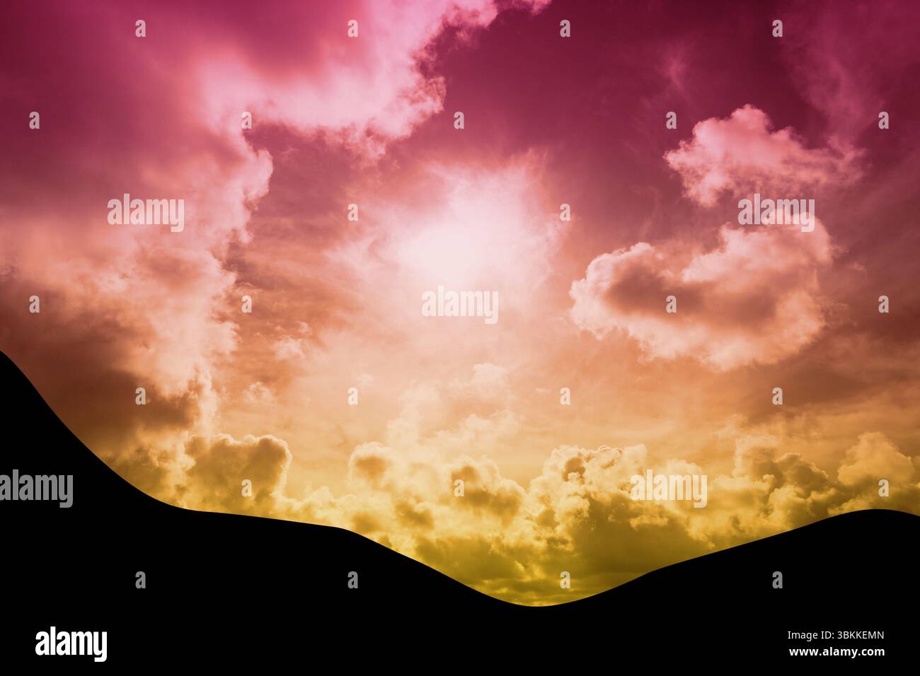 Le ciel coloré brille au-dessus des collines ondulantes dans un design plat, avec un soleil brillant et des nuages moelleux Banque D'Images