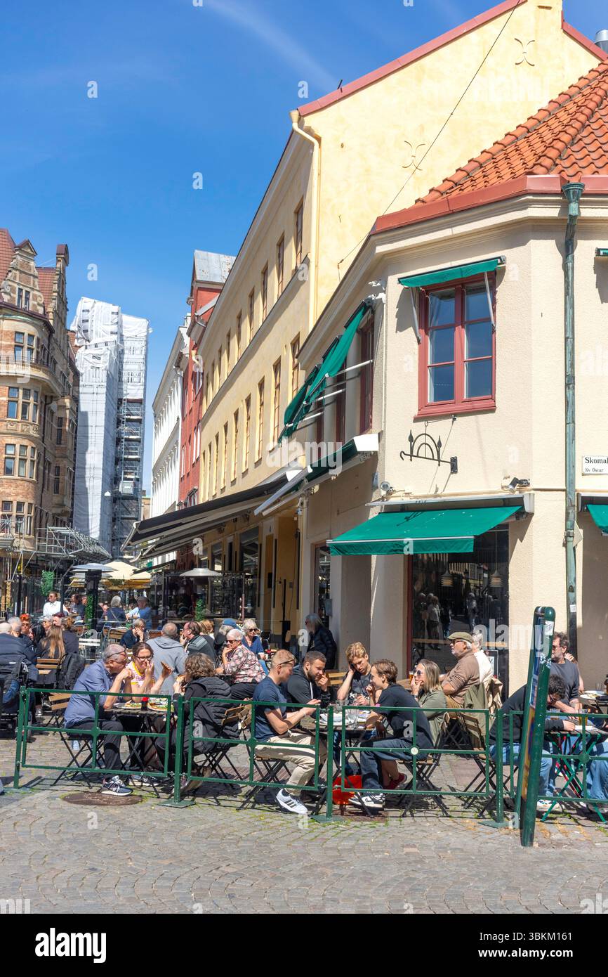 Restaurants en plein air, Lilla torg, Malmö, Province de Scania, Royaume de Suède Banque D'Images