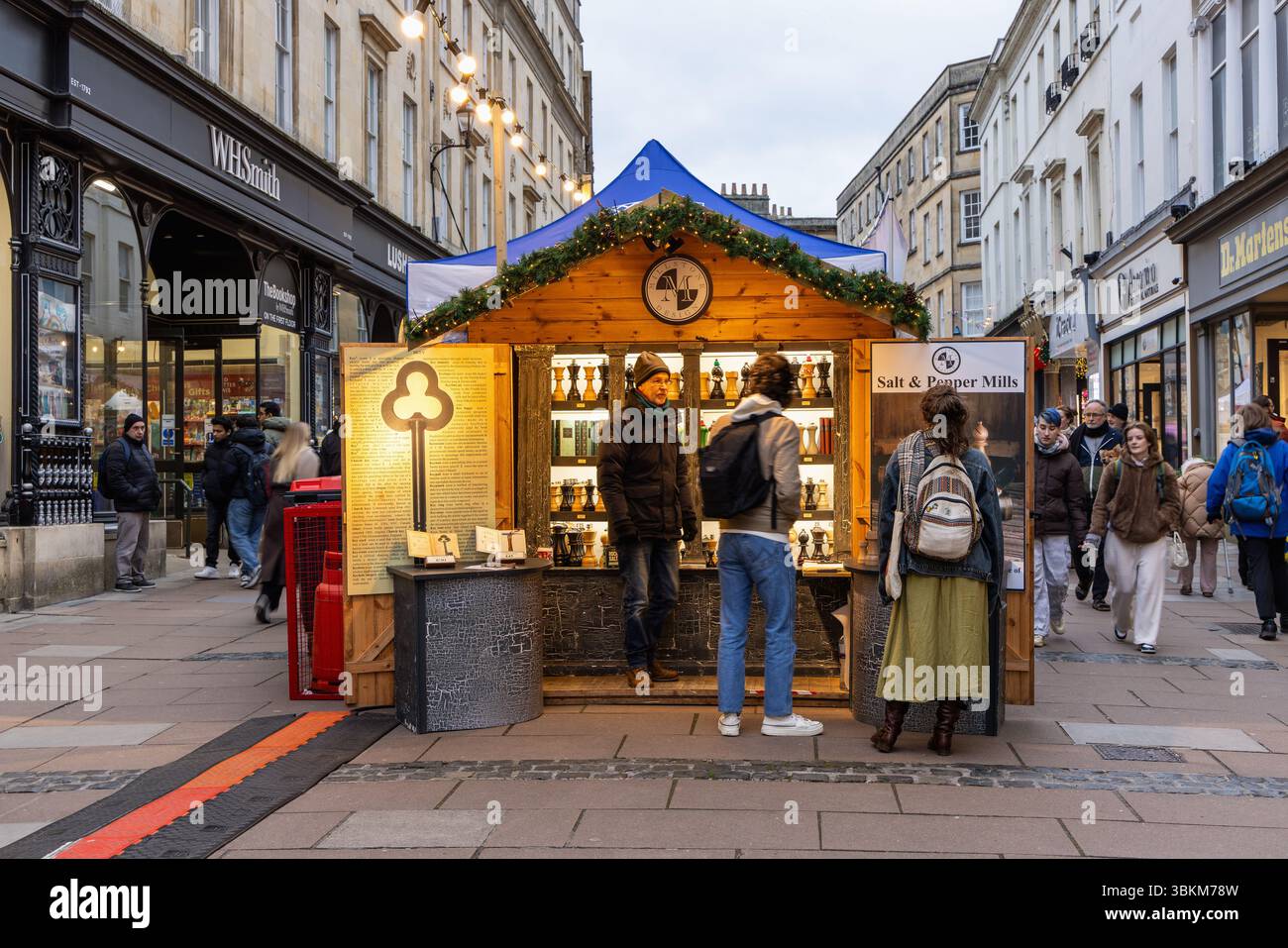Bath Christmas Market Stall à Union Street Bath, centre-ville de Bath, BANES, Angleterre, Royaume-Uni Banque D'Images