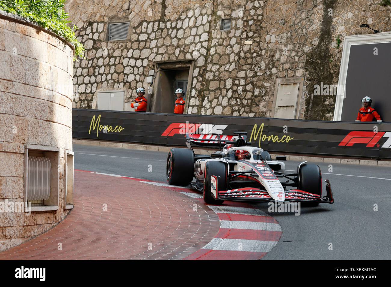 Monaco, 23 mai 2025. Formule 1 Tag Heuer Grand Prix de Monaco 2025. Photo : #31 Esteban Ocon (FRA) de l'écurie MoneyGram Haas F1 Team en VF-25 © Piotr Zajac/Alamy Live News Banque D'Images