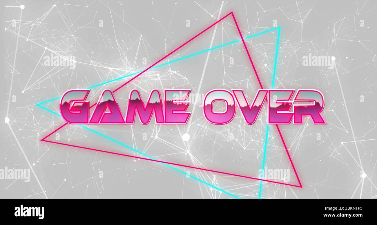 Affichage du JEU rose fluo SUR LE texte dans l'interface abstraite, avec des contours triangulaires rose et cyan Banque D'Images