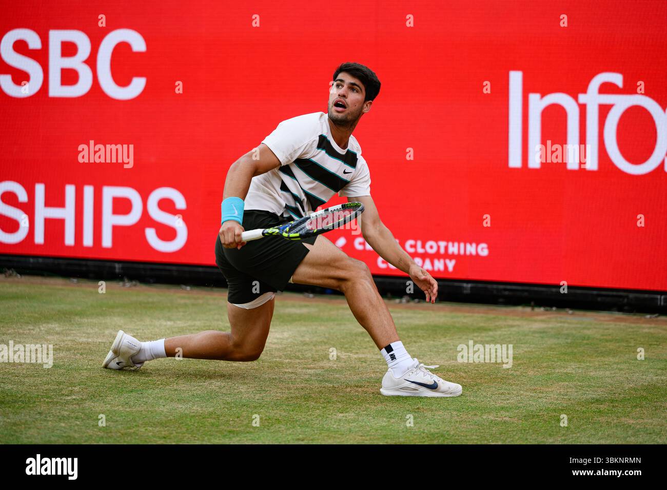 LONDRES, ROYAUME-UNI 22 juin : Carlos Alcaraz (ESP) en action contre Jiri Lehecka (CZE) lors de la finale ATP 500 des Championnats HSBC 2025 au Queen's Club le dimanche 22 juin 2025 à LONDRES, ROYAUME-UNI. Crédit : Taka Wu/Alamy Live News Banque D'Images