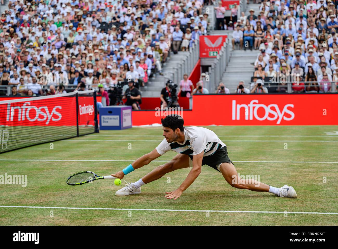 LONDRES, ROYAUME-UNI 22 juin : Carlos Alcaraz (ESP) en action contre Jiri Lehecka (CZE) lors de la finale ATP 500 des Championnats HSBC 2025 au Queen's Club le dimanche 22 juin 2025 à LONDRES, ROYAUME-UNI. Crédit : Taka Wu/Alamy Live News Banque D'Images